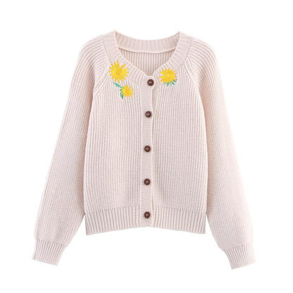 Loose and comfortable collar with floral embroidery and knitted jacket for women