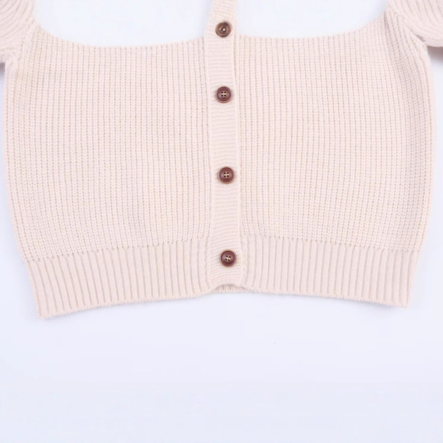 Loose and comfortable collar with floral embroidery and knitted jacket for women